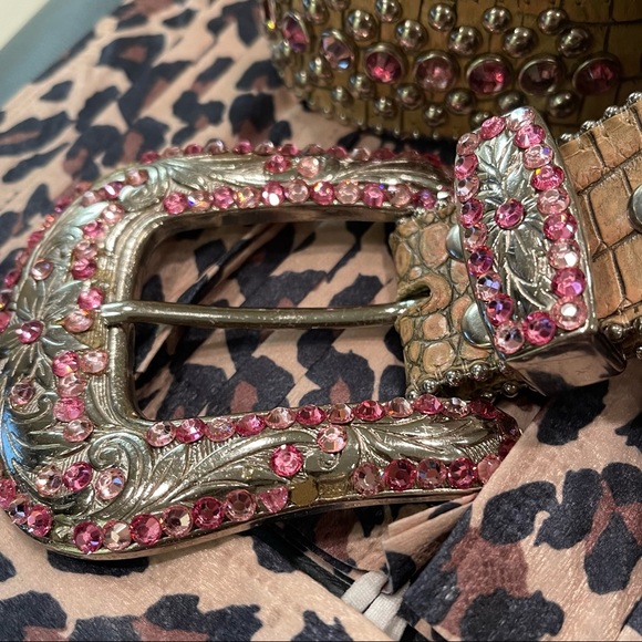 b. b. simon ladies belt - Picture 4 of 8